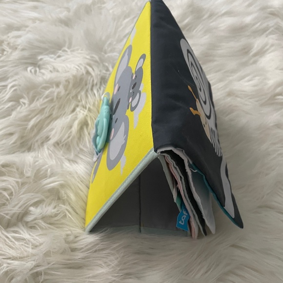 Tummy time high contrast baby book/ mirror - Picture 5 of 10